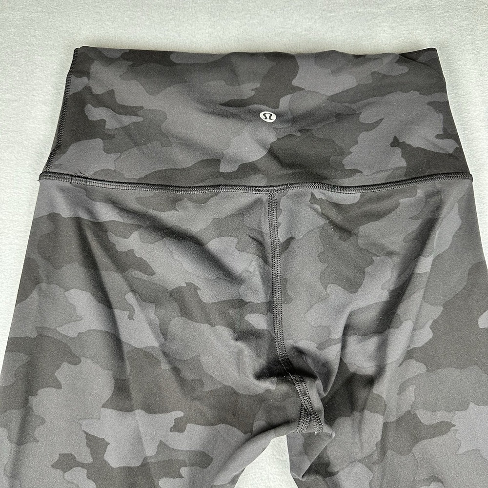 Lululemon Leggings Womens 6 Black Grey Camo Excellent High Rise Crop W6BFBS - Picture 9 of 16
